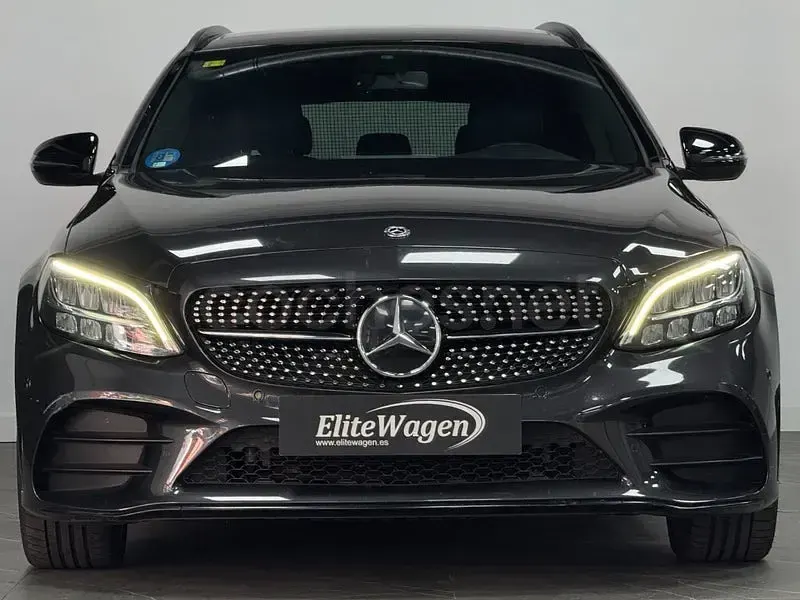 Usado Mercedes C300e 306 CV (225 kW) 2020 Gris / plata Familiar