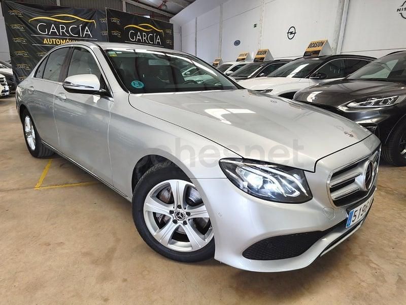 Usado Mercedes E300 245 CV (180 kW) 2018 Gris / plata Berlina