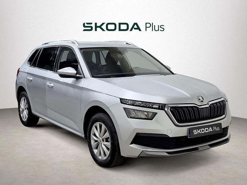 Usado Skoda Kamiq 110 CV (80 kW) 2022 Gris SUV
