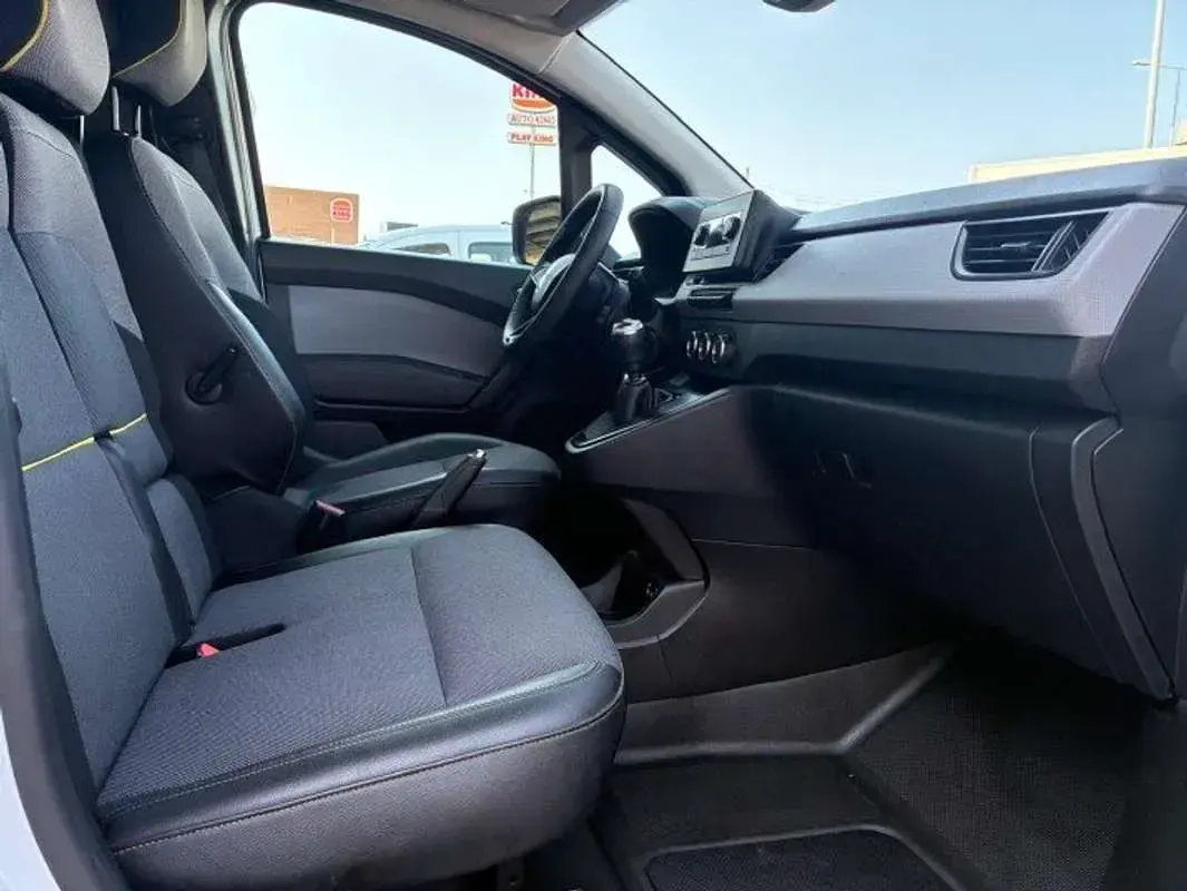 Usado Renault Kangoo 116 CV (85 kW) 2022 Blanco Monovolumen