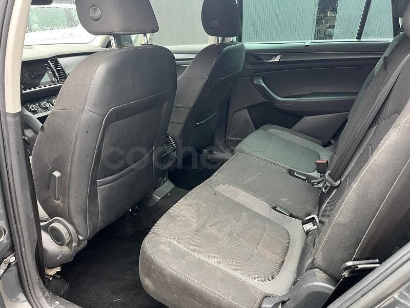 Usado Skoda Kodiaq 150 CV (110 kW) 2020 Gris / plata SUV