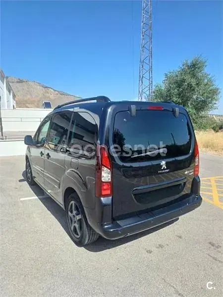 Usado Peugeot Partner Tepee Active 115 CV (84 kW) 2013 Negro Monovolumen
