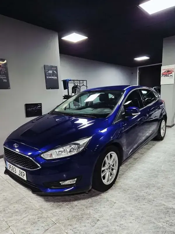 Używany Ford Focus Trend+ 125 KM (91 kW) 2017 Niebieski Hatchback
