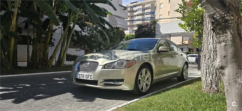 Beige Usado 2008 Jaguar XF Premium Luxury Berlina | 6990 € (Precio justo) - Imagen 1/4