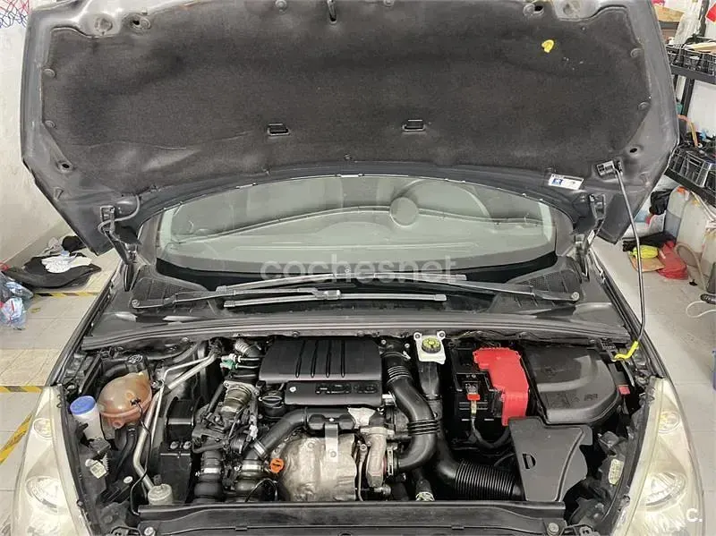 Usado Peugeot 308 90 CV (66 kW) 2009 Gris / plata Berlina