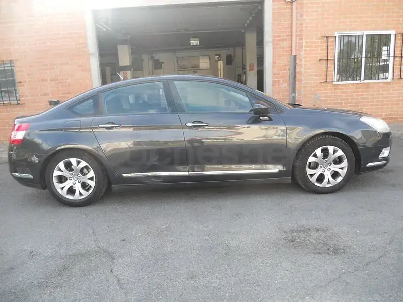 Usado Citroën C5 140 CV (102 kW) 2010 Negro Familiar