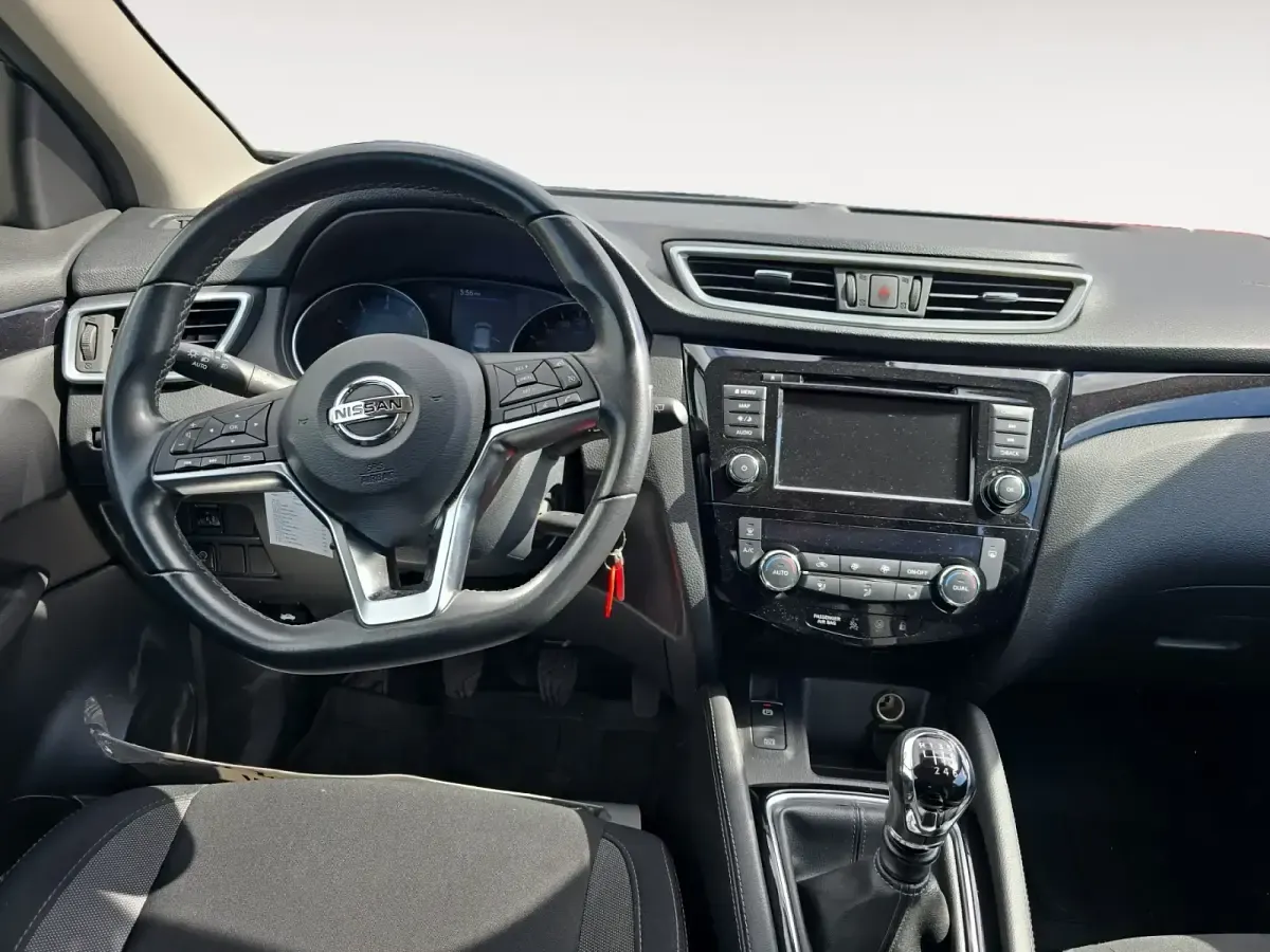 Usado Nissan Qashqai Style Edition 140 CV (102 kW) 2020 Gris/plata SUV