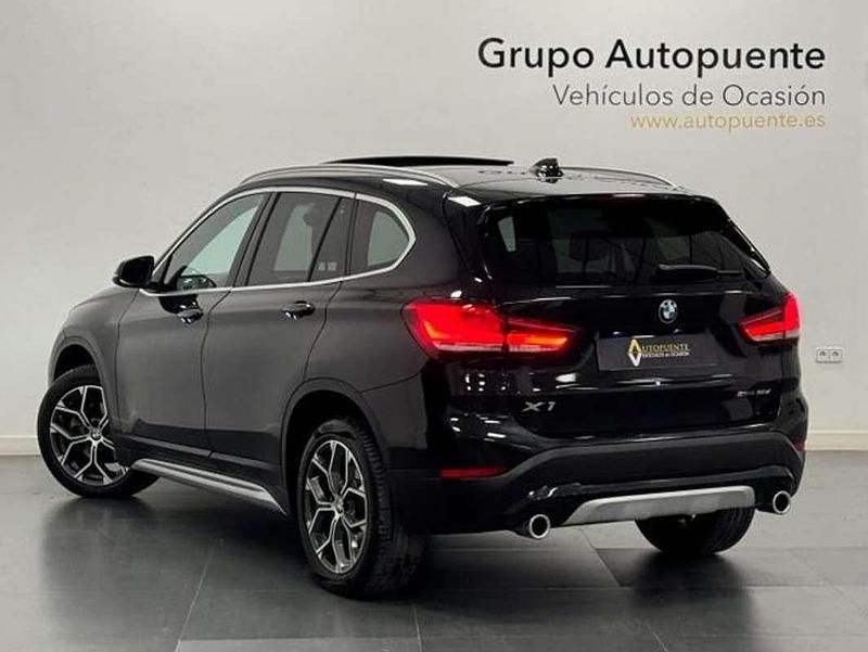 Usado BMW X1 Comfort Edition 150 CV (110 kW) 2021 Negro SUV