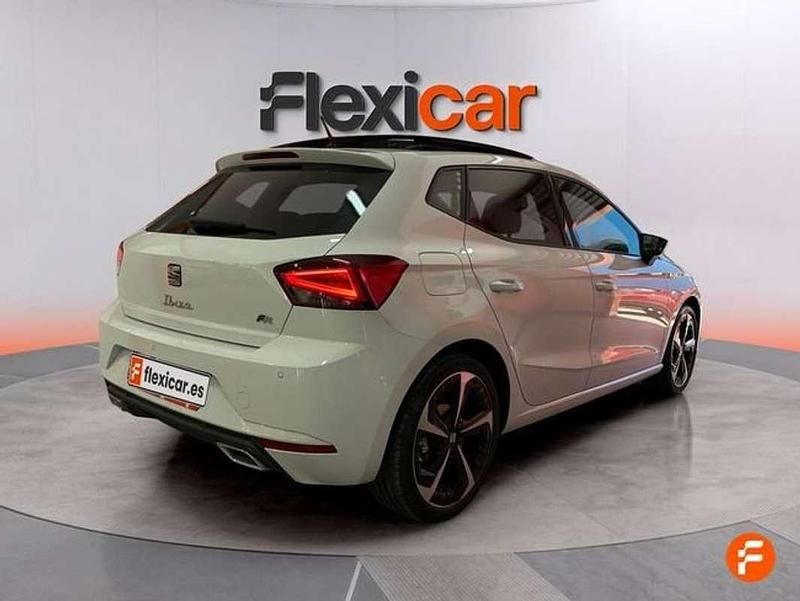 Usado Seat Ibiza FR 110 CV (80 kW) 2022 Blanco Utilitario