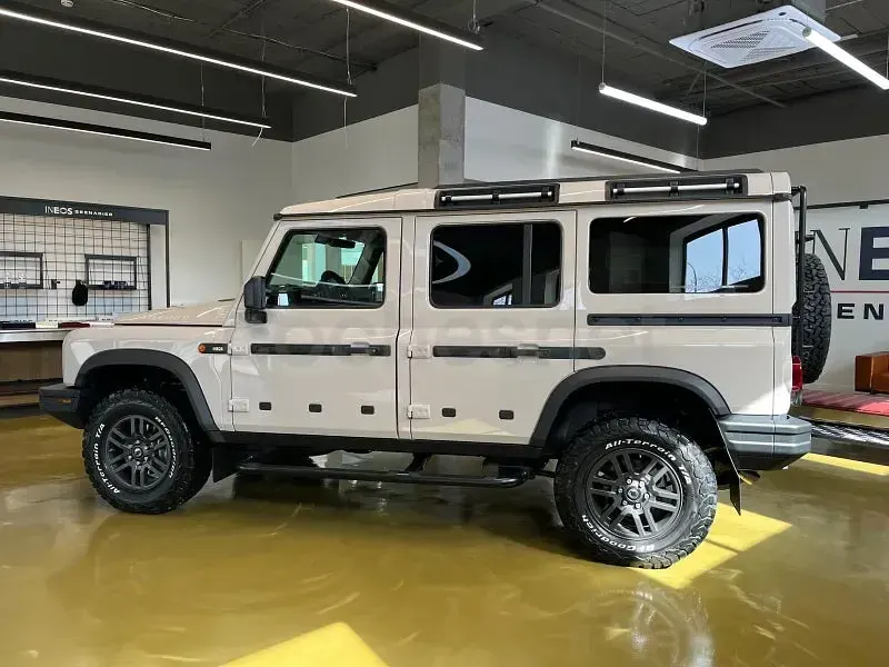 Nuevo Ineos Grenadier 286 CV (210 kW) 2026 Beige Familiar
