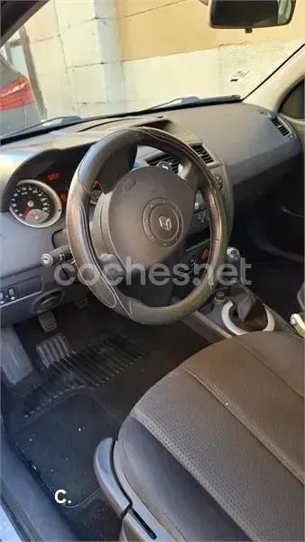 Usado Renault Mégane II Dynamique 115 CV (84 kW) 2004 Negro Berlina