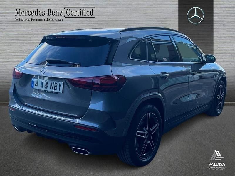 Usado Mercedes GLA200 AMG line 163 CV (119 kW) 2025 Gris montaña SUV