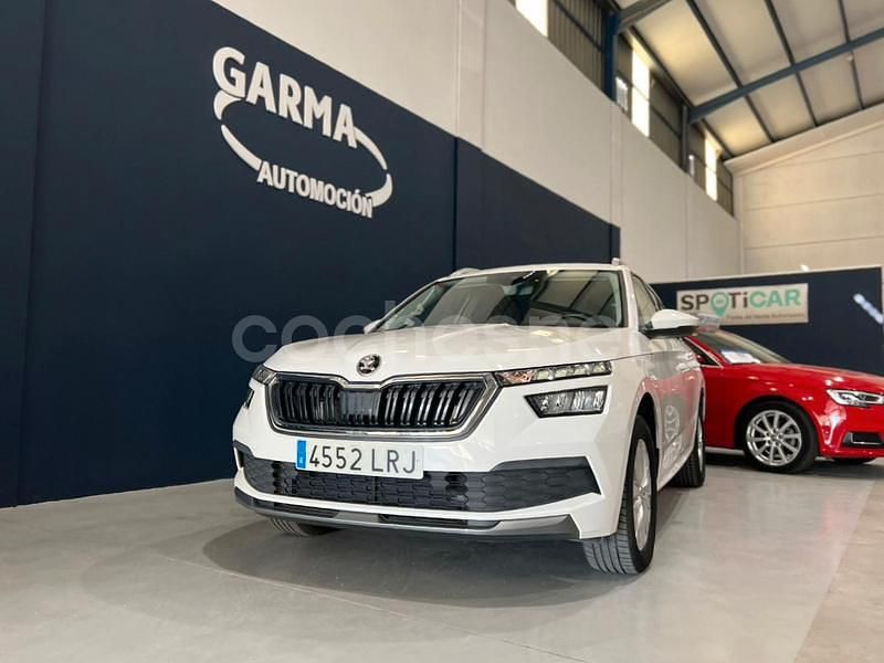 Usado Skoda Kamiq Ambition 110 CV (80 kW) 2021 Blanco SUV