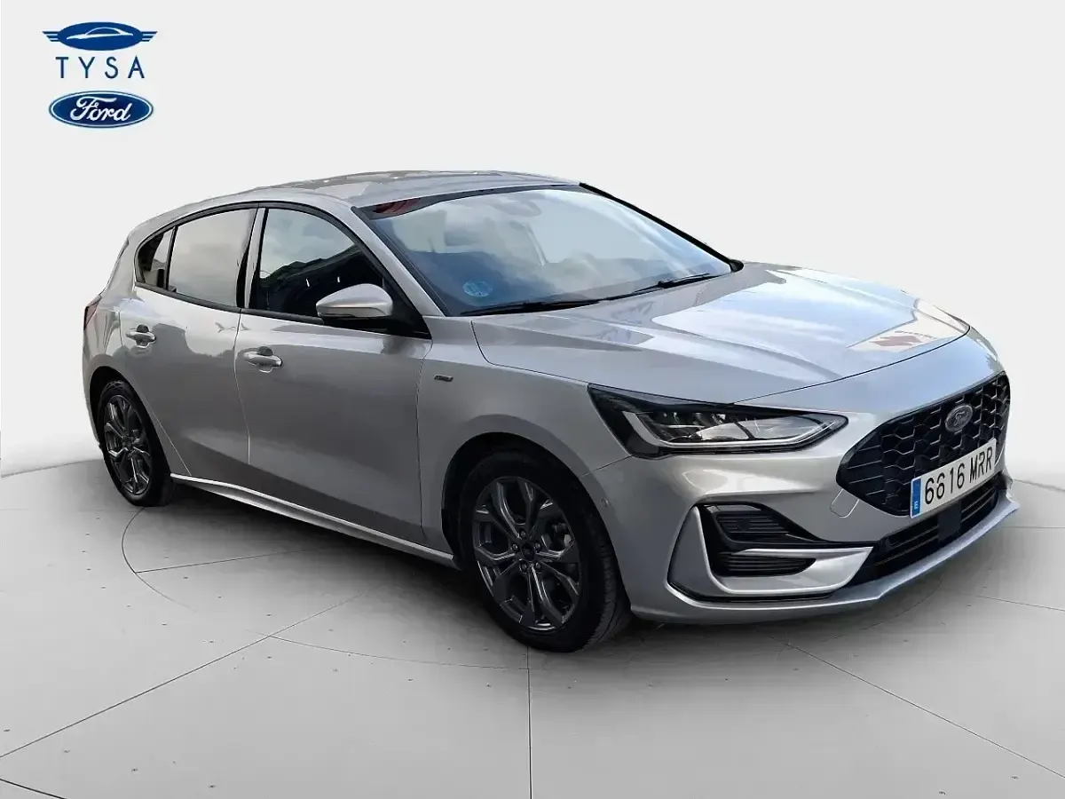 Używany Ford Focus ST-Line 155 KM (114 kW) 2024 Szary Sedan/Limuzyna