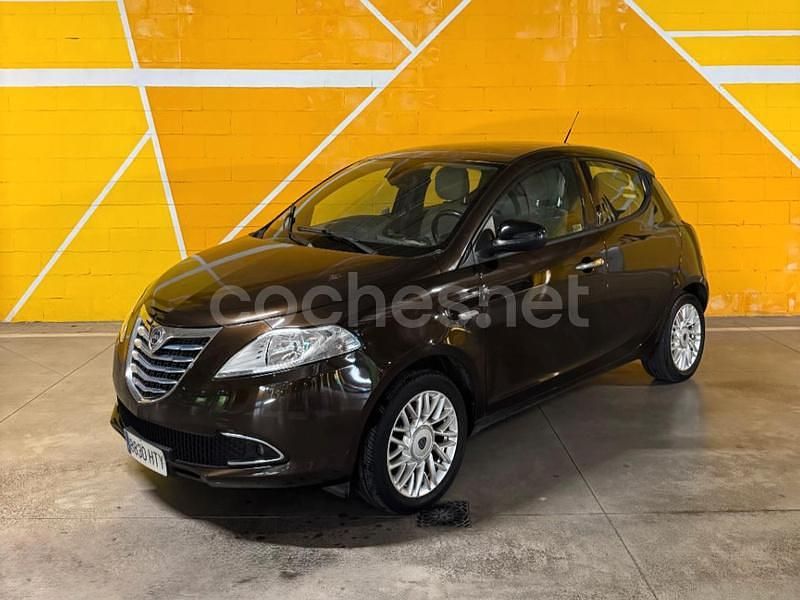 Negro Usado 2013 Lancia Ypsilon Utilitario | 5500 € (Precio justo) - Imagen 1/4