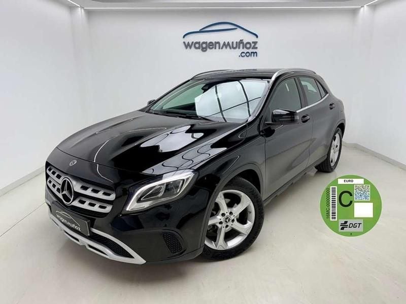 Usado Mercedes GLA200 136 CV (100 kW) 2019 Negro SUV