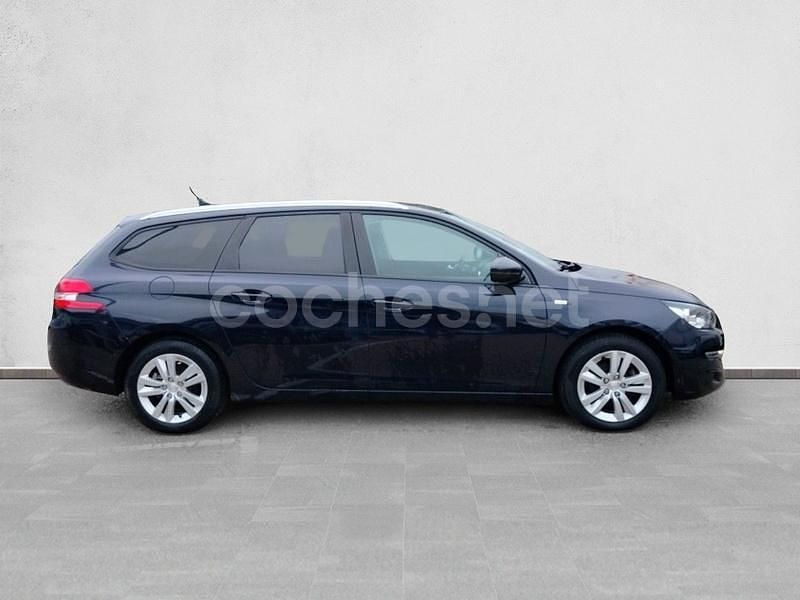 Usado Peugeot 308 SW Style 110 CV (80 kW) 2016 Azul Familiar
