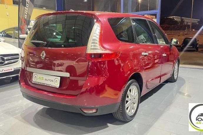 Usado Renault Scénic III Dynamique 106 CV (77 kW) 2010