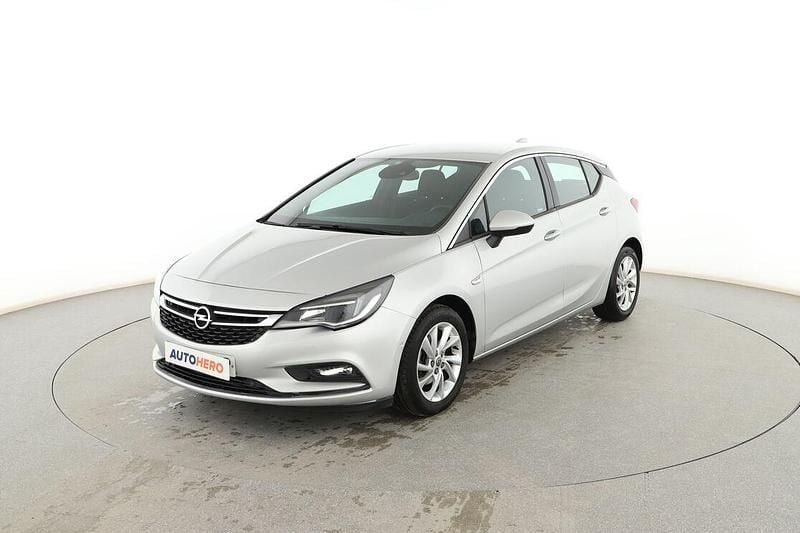 Usado Opel Astra Dynamic 125 CV (91 kW) 2018 Gris Utilitario