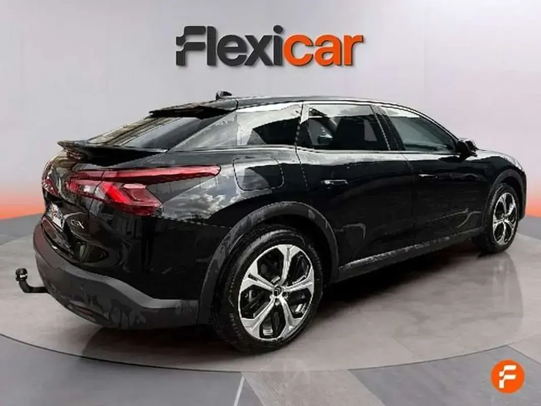 Usado Citroën C5 X Feel 131 CV (96 kW) 2023 Negro Familiar