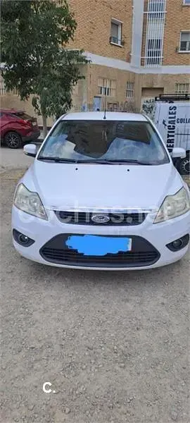 Usado Ford Focus Trend 109 CV (80 kW) 2008 Blanco Berlina