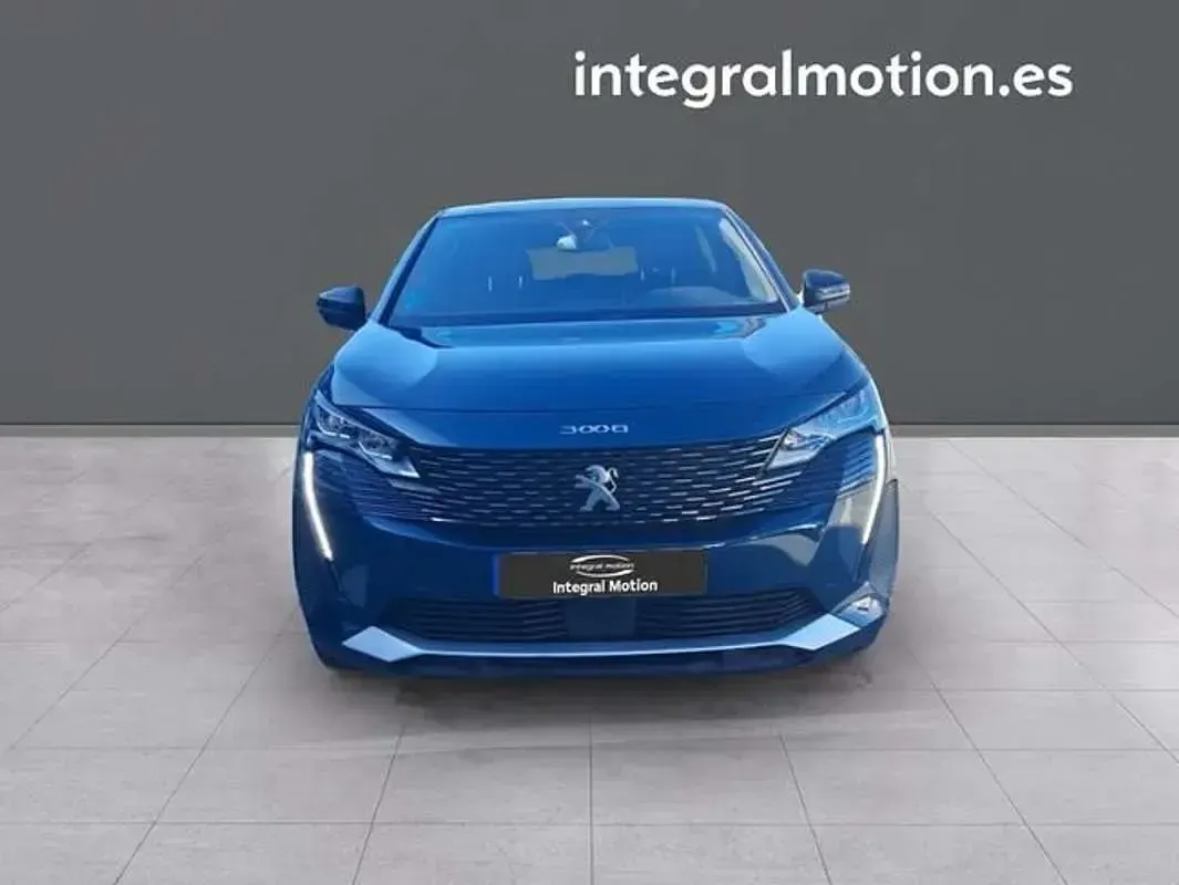 Usado Peugeot 3008 Allure 136 CV (100 kW) 2024 Azul SUV