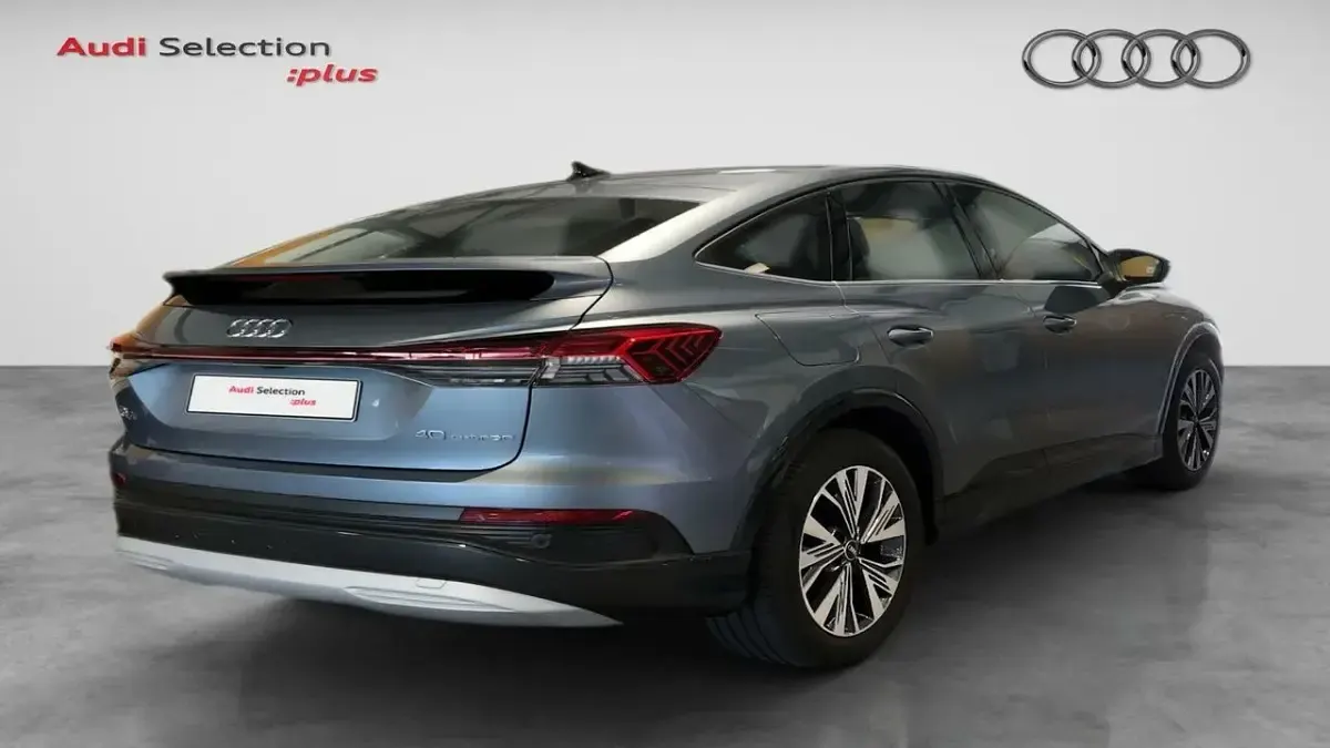 Usado Audi Q4 e-tron Advanced Plus 150 kW (204 CV) 2023 Azul SUV