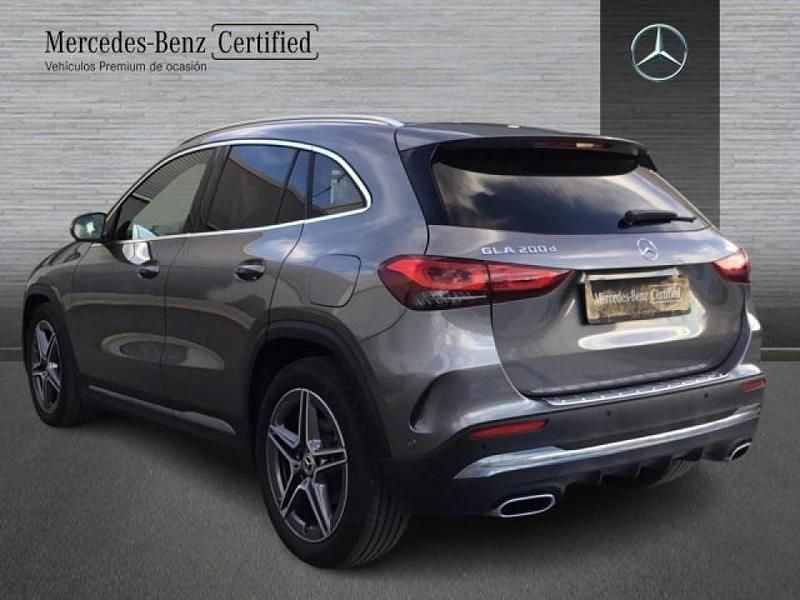 Usado Mercedes GLA200 AMG line 150 CV (110 kW) 2021 Gris / plateado SUV