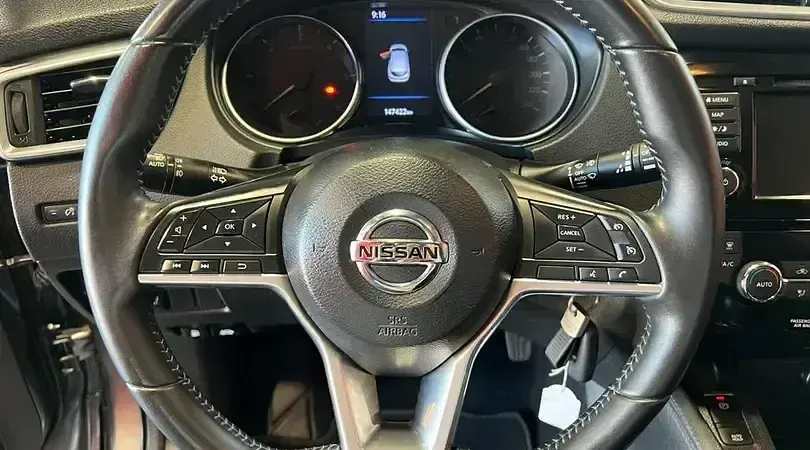 Usado Nissan Qashqai N-Connecta 116 CV (85 kW) 2018 Skyline grey (metalizado) SUV