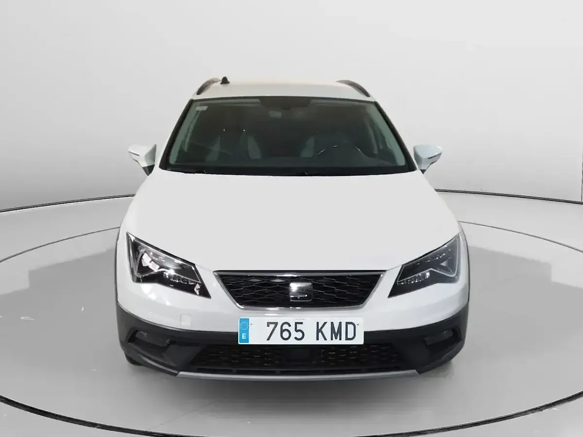Usado Seat Leon 4Drive 150 CV (110 kW) 2018 Blanco Familiar