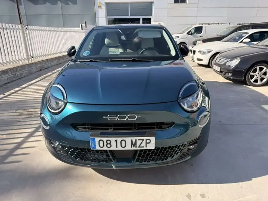 Nuevo Fiat 600 La Prima 101 CV (74 kW) 2025 Verde SUV