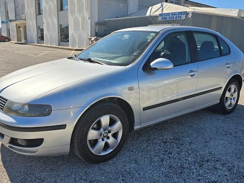 Usado Seat Leon Stella 110 CV (80 kW) 2005 Gris / plata Utilitario