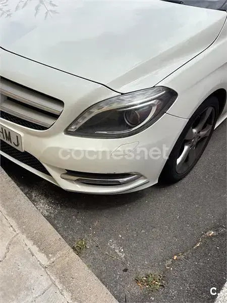 Usado Mercedes B200 136 CV (100 kW) 2012 Blanco Utilitario