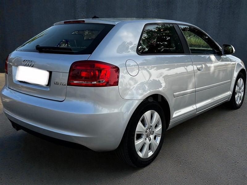 Usado Audi A3 Ambition 105 CV (77 kW) 2009 Gris / plata Utilitario