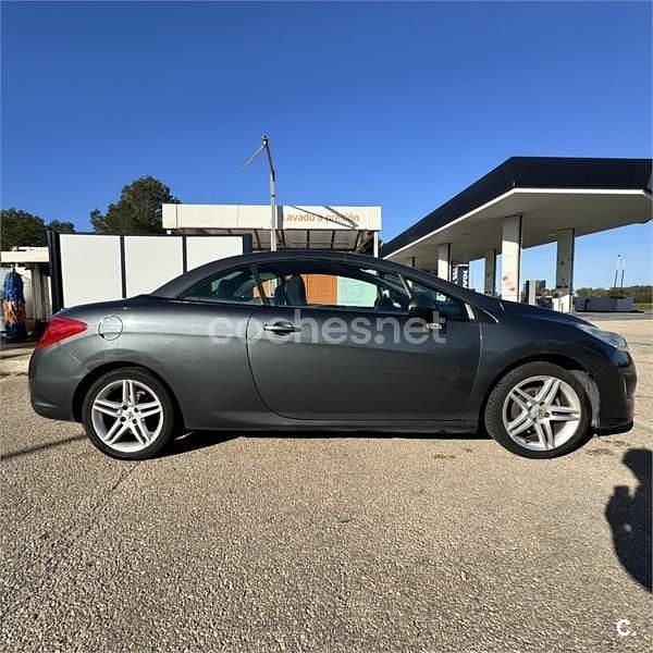 Usado Peugeot 308 CC Sport 122 CV (89 kW) 2011 Gris / plata Descapotable