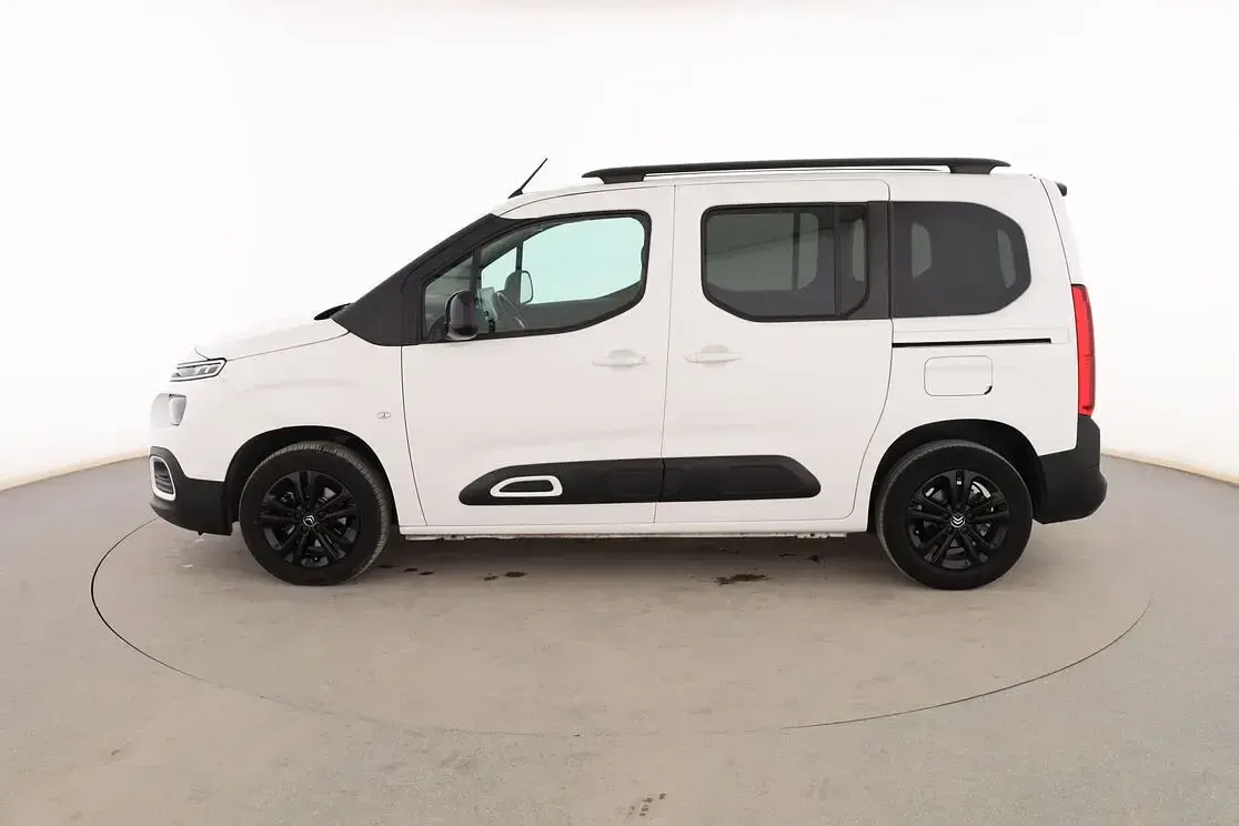 Usado Citroën Berlingo Feel 102 CV (75 kW) 2022 Blanco Monovolumen