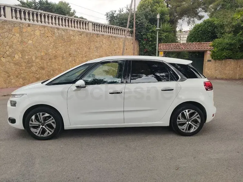 Usado Citroën C4 Picasso Feel 130 CV (95 kW) 2015 Blanco Monovolumen