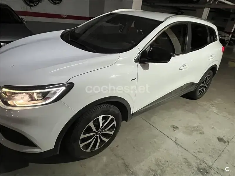Usado Renault Kadjar LIMITED 140 CV (102 kW) 2021 Blanco SUV