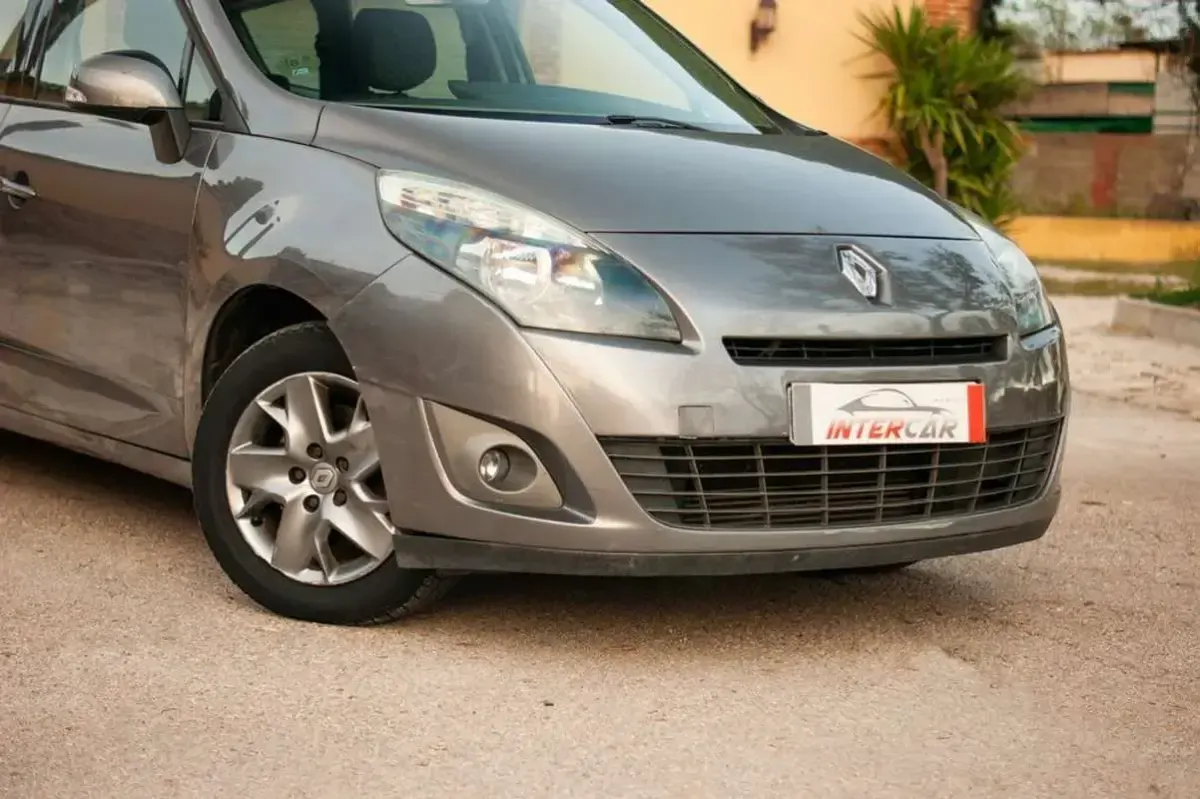 Usado Renault Scenic E-Tech 109 CV (80 kW) 2011 Beige Monovolumen