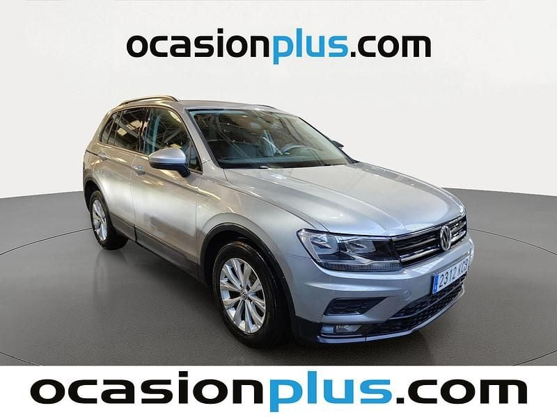 Usado VW Tiguan Edition 115 CV (84 kW) 2017 Gris SUV