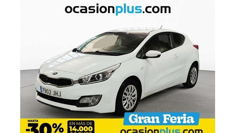 Blanco Usado 2015 Kia Ceed Utilitario | 9600 € (Buen precio) - Imagen 1/4