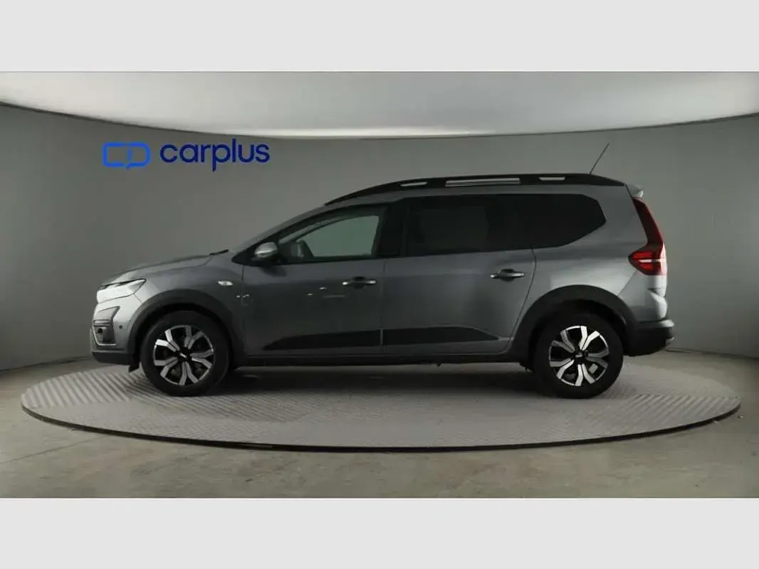 Usado Dacia Jogger Expression 110 CV (80 kW) 2024 Gris Monovolumen