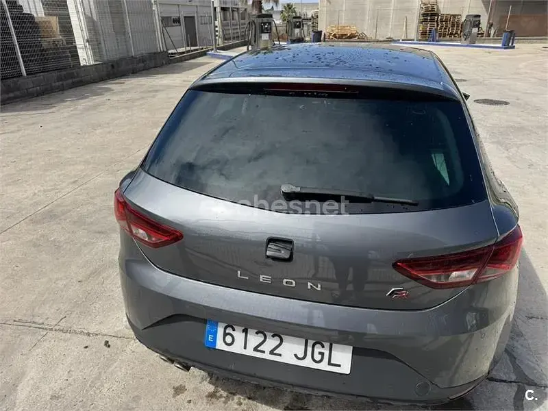 Usado Seat Leon CONNECT 150 CV (110 kW) 2015 Gris / plata Berlina