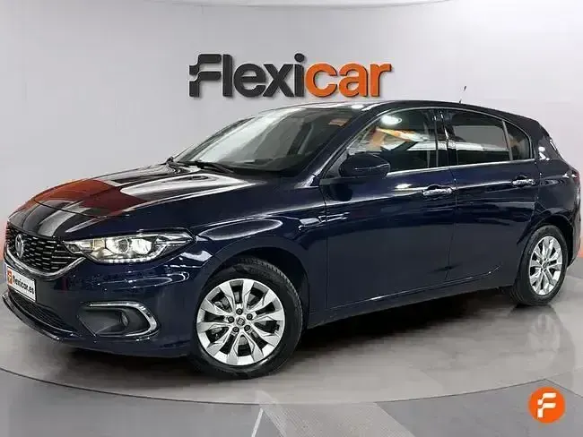 Usado Fiat Tipo Lounge 120 CV (88 kW) 2019 Azul Familiar