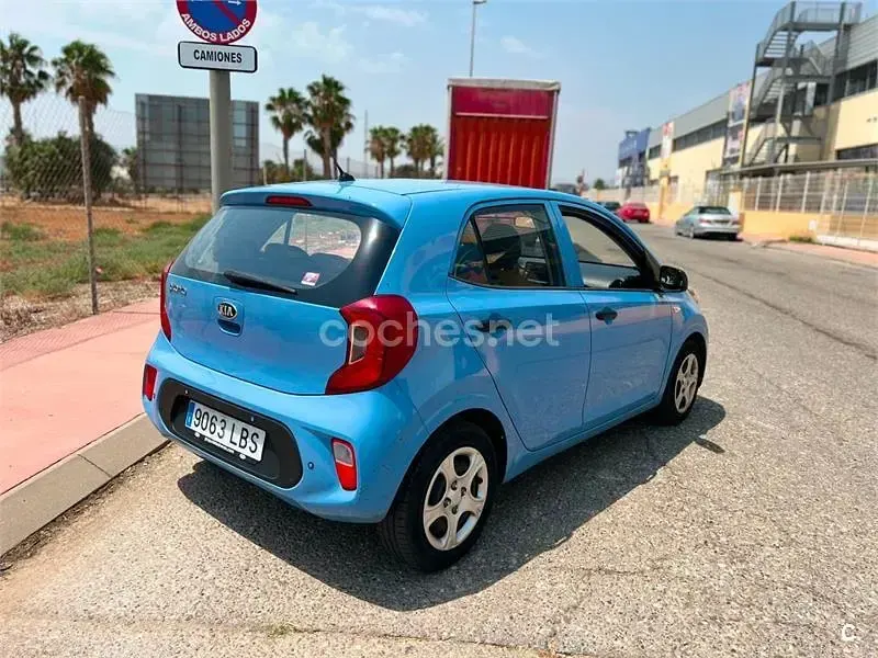 Usado Kia Picanto 67 CV (49 kW) 2019 Azul Utilitario