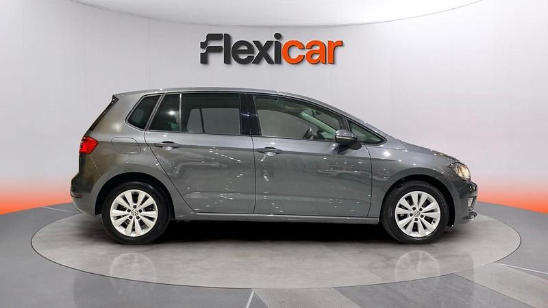 Usado VW Golf Sportsvan Advance 115 CV (84 kW) 2018 Gris Monovolumen
