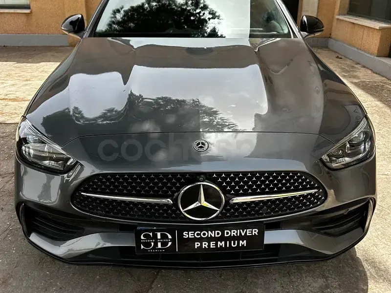 Usado Mercedes C300e 313 CV (230 kW) 2025 Gris / plata Berlina