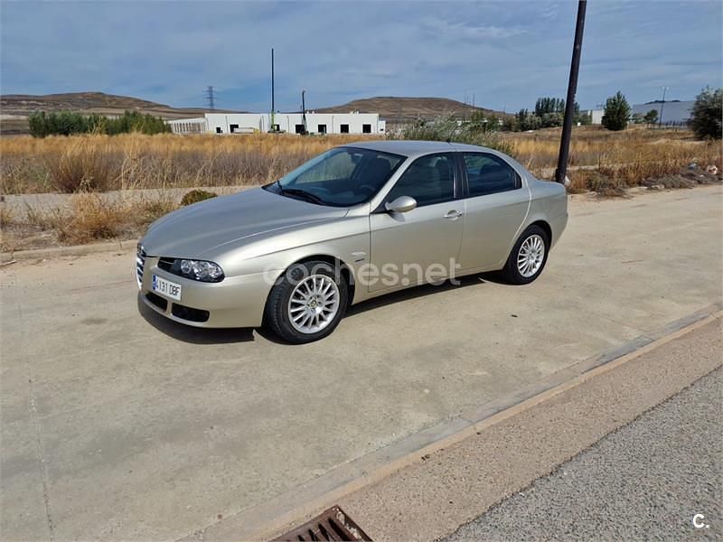 Usado Alfa Romeo 156 Distinctive 120 CV (88 kW) 2004 Beige Berlina