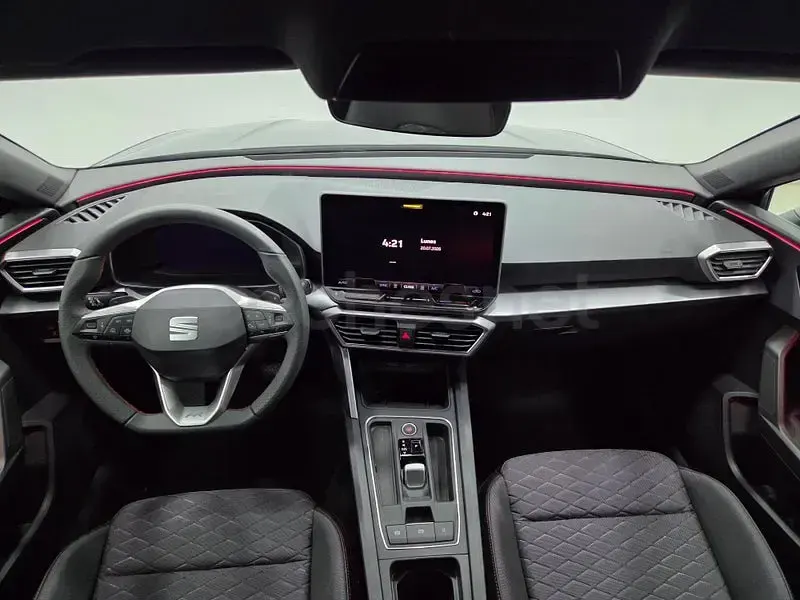 Nuevo Seat Leon FR 116 CV (85 kW) 2026 Gris / plata Berlina