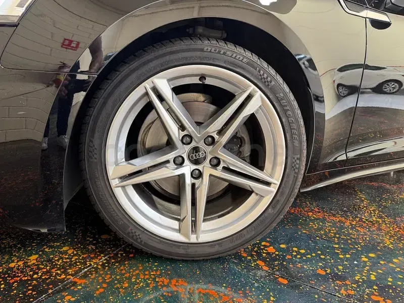 Usado Audi A5 Sportback Advanced Plus 163 CV (119 kW) 2023 Negro Utilitario